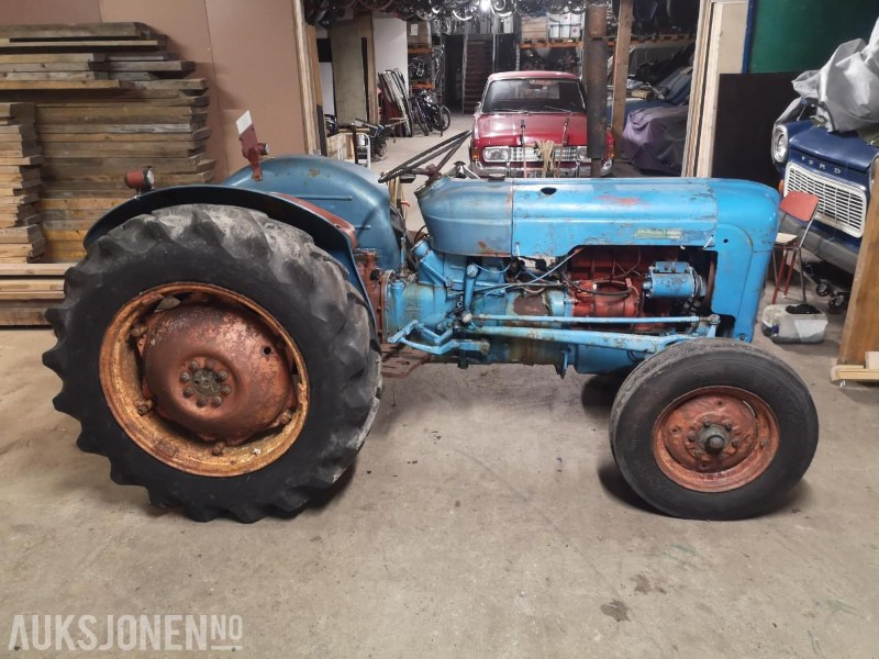 1972 Traktor - Ford Dexta, Reparasjonsobjekt - جرار: صورة 2 1972 Traktor - Ford Dexta, Reparasjonsobjekt - جرار: صورة 2