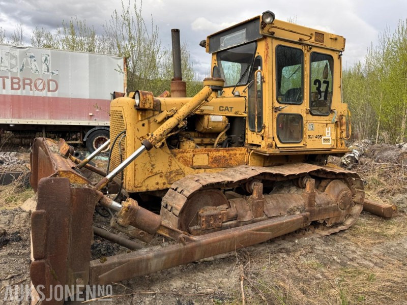 1979 Cat D6D bulldoser - معدات الانشاءات: صورة 1 1979 Cat D6D bulldoser - معدات الانشاءات: صورة 1