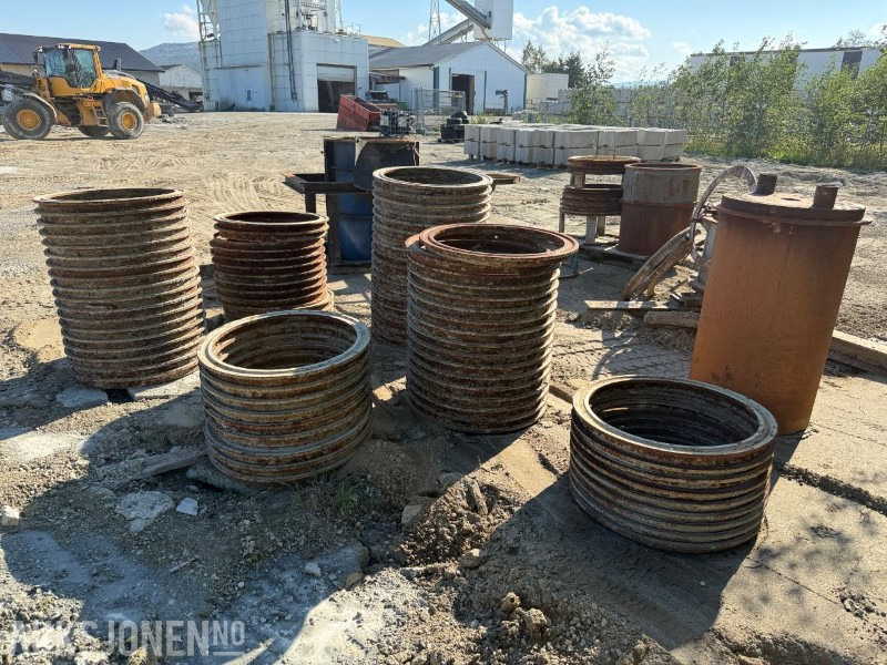 1980 Elmas Støpeutstyr Betongrør diameter 650 mm og høyde 10-100 cm. - معدات الانشاءات: صورة 4 1980 Elmas Støpeutstyr Betongrør diameter 650 mm og høyde 10-100 cm. - معدات الانشاءات: صورة 4