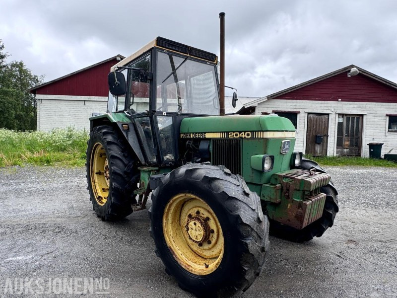 1981 John Deere 2040 - 4x4 - Hydraulisk toppstag og Triangel - 2 kjettinger - جرار: صورة 3 1981 John Deere 2040 - 4x4 - Hydraulisk toppstag og Triangel - 2 kjettinger - جرار: صورة 3