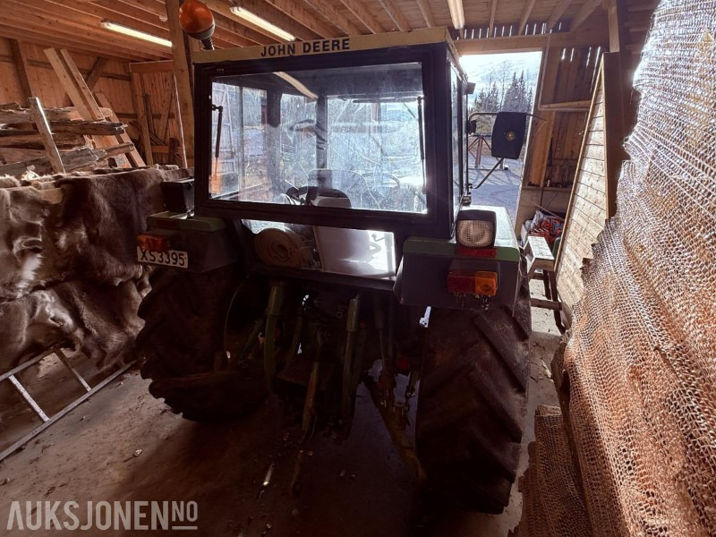 1984 John Deere 1140 4576 timer m/ Pallegafler, Grusskuffe, Snøskuffe, Kjetting - جرار: صورة 3 1984 John Deere 1140 4576 timer m/ Pallegafler, Grusskuffe, Snøskuffe, Kjetting - جرار: صورة 3