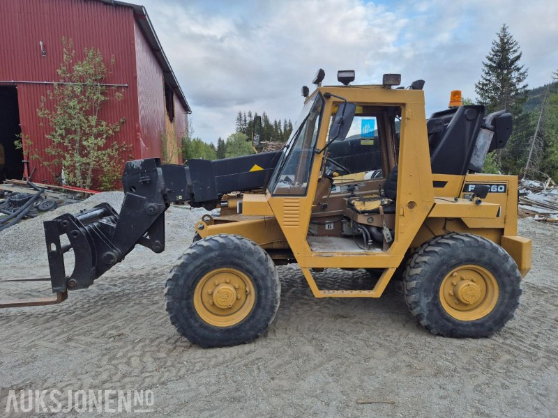 1991 Cat RTC60 teleskoptruck, 4WD, skuffe / personkorg - آلة رفع ونقل تلسكوبية: صورة 3 1991 Cat RTC60 teleskoptruck, 4WD, skuffe / personkorg - آلة رفع ونقل تلسكوبية: صورة 3