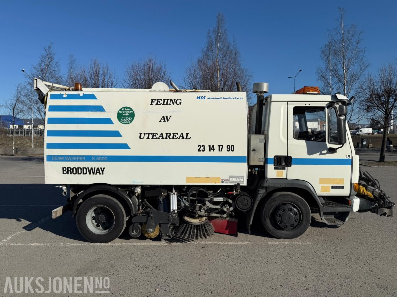 1997 DAF 45 180 TI feiebil, tilhengerfeste, nytt sug, kamera, ekstralys - سيارة خدمات/ سيارة خاصة: صورة 4 1997 DAF 45 180 TI feiebil, tilhengerfeste, nytt sug, kamera, ekstralys - سيارة خدمات/ سيارة خاصة: صورة 4
