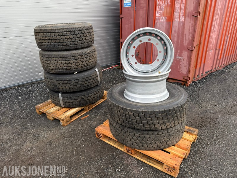 2 paller med 6 dekk og to nye felger - شاحنة: صورة 1 2 paller med 6 dekk og to nye felger - شاحنة: صورة 1