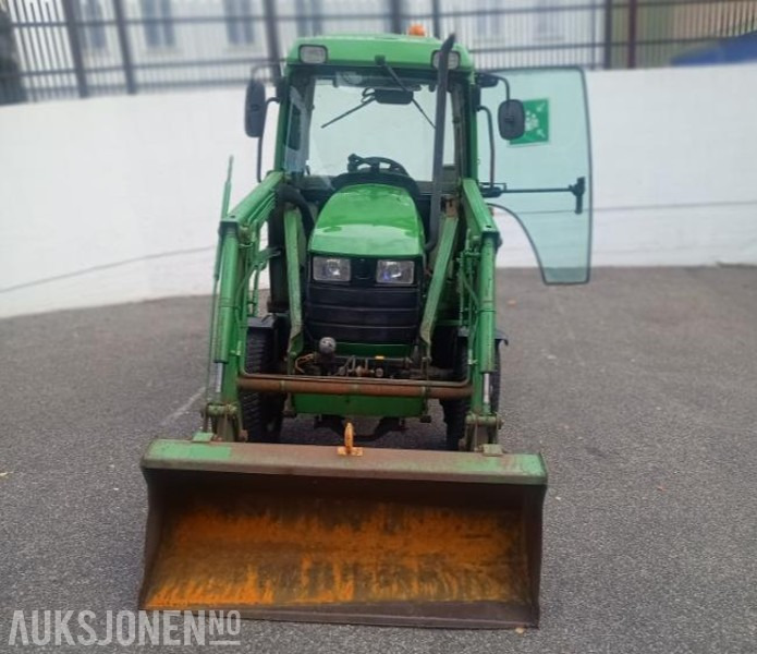 2000 John Deere JD4400 Frontlaster Skuffe Vikplog - جرار: صورة 2 2000 John Deere JD4400 Frontlaster Skuffe Vikplog - جرار: صورة 2