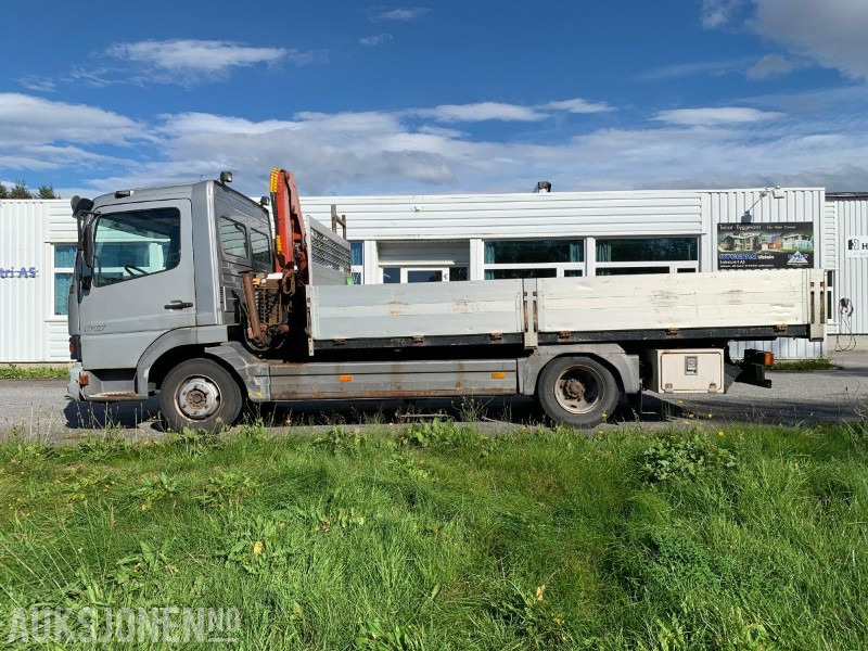 2001 Mercedes-Benz 817L/36AT - 7500 kg - Liten lastebil med kran - شاحنات مسطحة: صورة 5 2001 Mercedes-Benz 817L/36AT - 7500 kg - Liten lastebil med kran - شاحنات مسطحة: صورة 5