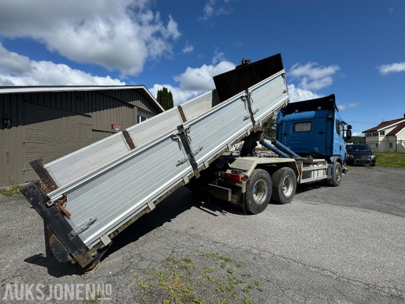 2001 Scania R 164GB 6X2NA 480 / krokbil med flak og uttak for kran - شاحنة برافعة خطافية: صورة 5 2001 Scania R 164GB 6X2NA 480 / krokbil med flak og uttak for kran - شاحنة برافعة خطافية: صورة 5