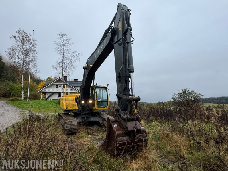 2001 Volvo EC240NLC Beltegraver - Gravemaskin - حفّار: صورة 3 2001 Volvo EC240NLC Beltegraver - Gravemaskin - حفّار: صورة 3