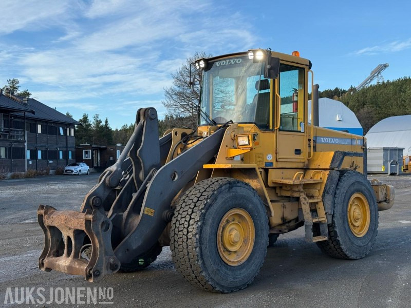 2001 Volvo L90D - 8868t - 17 000kg - اللودر بعجل: صورة 1 2001 Volvo L90D - 8868t - 17 000kg - اللودر بعجل: صورة 1