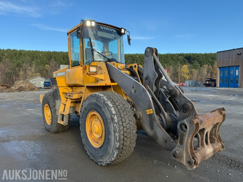 2001 Volvo L90D - 8868t - 17 000kg - اللودر بعجل: صورة 3 2001 Volvo L90D - 8868t - 17 000kg - اللودر بعجل: صورة 3