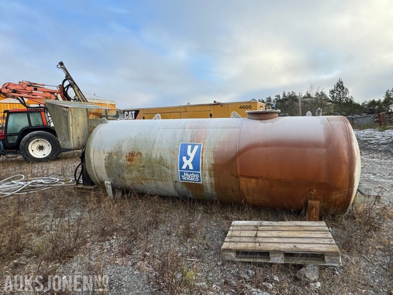 2002 Dieseltank med pumpe - معدات الانشاءات: صورة 5 2002 Dieseltank med pumpe - معدات الانشاءات: صورة 5