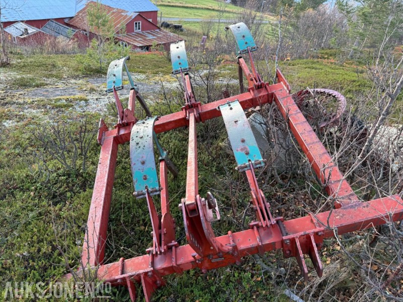 2002 Kverneland Kultivator - 5 Tinder - آلات زراعية: صورة 3 2002 Kverneland Kultivator - 5 Tinder - آلات زراعية: صورة 3