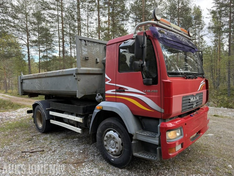 2003 MAN 18.285 4x2 Multilift Krokløft og dumperkasse - شاحنة برافعة خطافية: صورة 3 2003 MAN 18.285 4x2 Multilift Krokløft og dumperkasse - شاحنة برافعة خطافية: صورة 3
