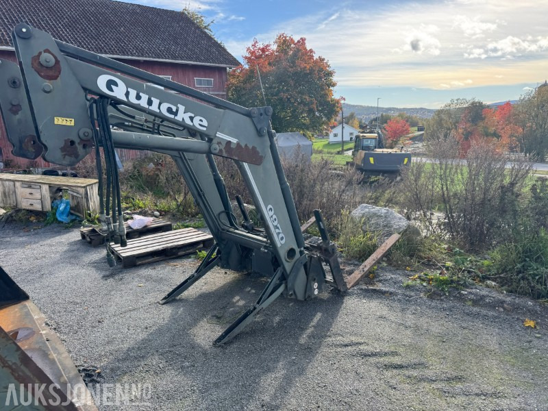2003 Quicke UM Frontlaster for traktor - آلات زراعية: صورة 4 2003 Quicke UM Frontlaster for traktor - آلات زراعية: صورة 4