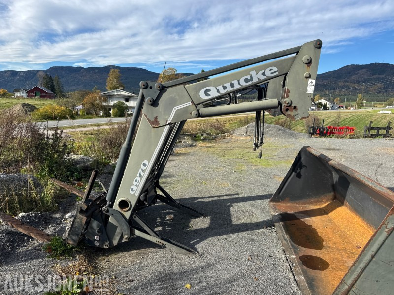 2003 Quicke UM Frontlaster for traktor - آلات زراعية: صورة 2 2003 Quicke UM Frontlaster for traktor - آلات زراعية: صورة 2