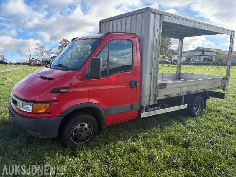 2004 Iveco Daily Med aluminiums plan og kapell ramme - شاحنات مسطحة: صورة 1 2004 Iveco Daily Med aluminiums plan og kapell ramme - شاحنات مسطحة: صورة 1