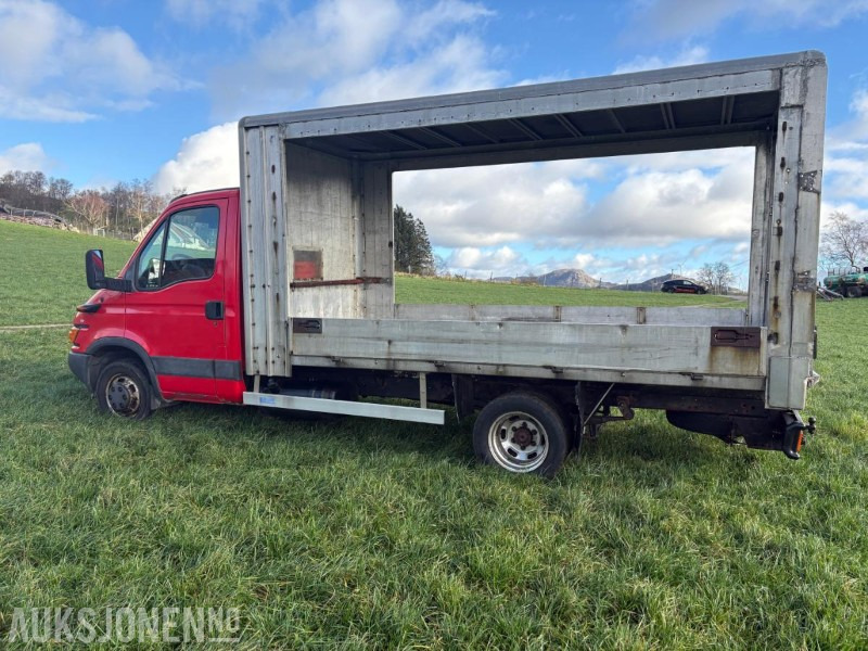 2004 Iveco Daily Med aluminiums plan og kapell ramme - شاحنات مسطحة: صورة 4 2004 Iveco Daily Med aluminiums plan og kapell ramme - شاحنات مسطحة: صورة 4
