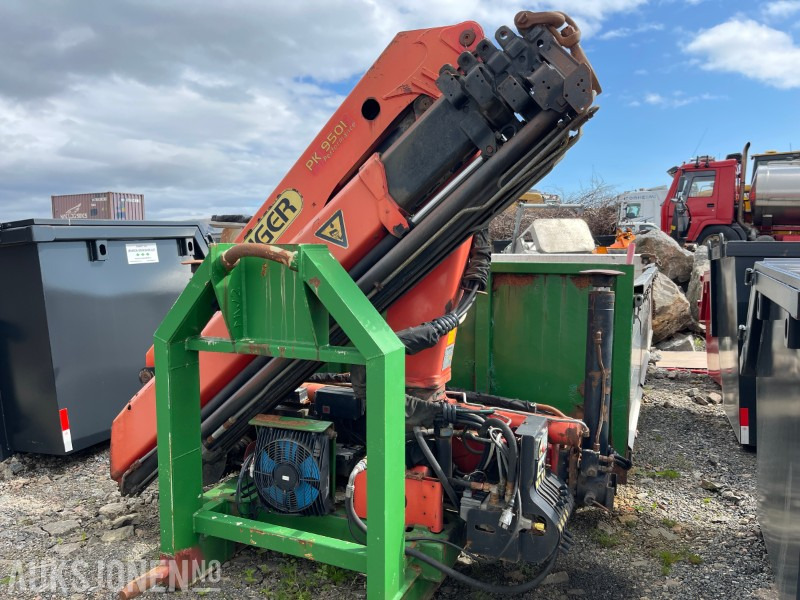 2004 Krokløft kasse med Palfinger PK9501 kran - رافعة: صورة 1 2004 Krokløft kasse med Palfinger PK9501 kran - رافعة: صورة 1
