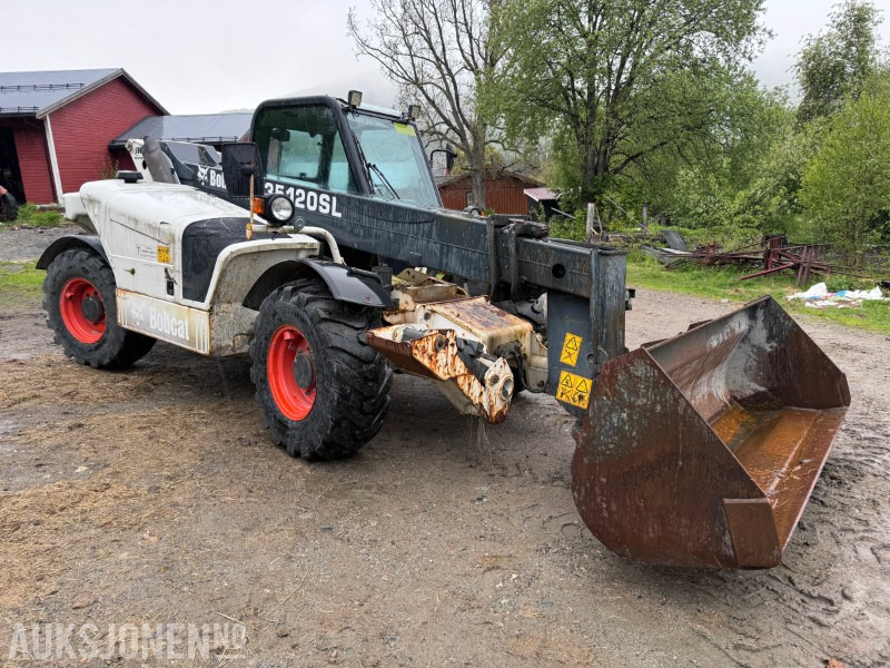 2005 Bobcat T35120SL Teleskoptruck / Teleskoplaster - 4x4x4 - avvatringssylinder - Støttelabber - Hydraulisk redskapslås - Jibb - Skuffe - 2 stk pallegafler - آلة رفع ونقل تلسكوبية: صورة 3 2005 Bobcat T35120SL Teleskoptruck / Teleskoplaster - 4x4x4 - avvatringssylinder - Støttelabber - Hydraulisk redskapslås - Jibb - Skuffe - 2 stk pallegafler - آلة رفع ونقل تلسكوبية: صورة 3
