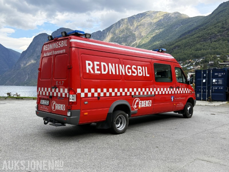 2005 Mercedes-Benz Sprinter 4-motion / 4X4 redningsbil - fullutstyrt - شاحنة حريق: صورة 3 2005 Mercedes-Benz Sprinter 4-motion / 4X4 redningsbil - fullutstyrt - شاحنة حريق: صورة 3