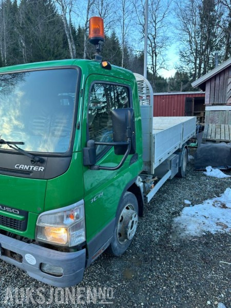 2006 Mitsubishi Canter - Plattbil - - Kun 135000 km - Klar for ny eier - شاحنة قلاب: صورة 3 2006 Mitsubishi Canter - Plattbil - - Kun 135000 km - Klar for ny eier - شاحنة قلاب: صورة 3