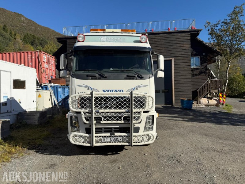 2006 Volvo FH-16 8X4 m/krokløft tridem - شاحنة برافعة خطافية: صورة 2 2006 Volvo FH-16 8X4 m/krokløft tridem - شاحنة برافعة خطافية: صورة 2