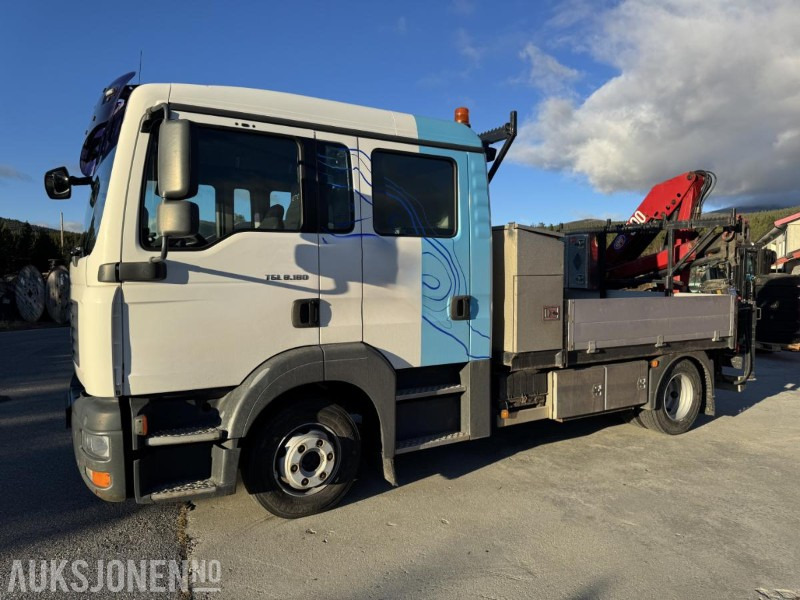 2007 MAN TGL 8.180 4X2 LINJEBIL MED KRAN OG MASSE UTSTYR - شاحنات مسطحة: صورة 1 2007 MAN TGL 8.180 4X2 LINJEBIL MED KRAN OG MASSE UTSTYR - شاحنات مسطحة: صورة 1