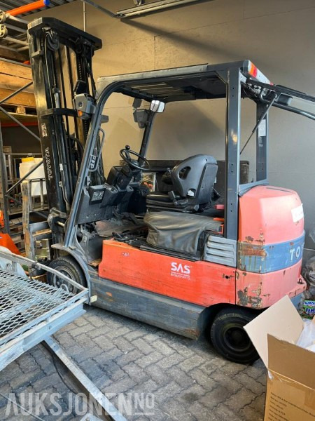 2007 Toyota 7FBMF35 3.5 tonn 5.5 meter løftehøyde Reparasjonsobjekt - معدات المناولة: صورة 1 2007 Toyota 7FBMF35 3.5 tonn 5.5 meter løftehøyde Reparasjonsobjekt - معدات المناولة: صورة 1
