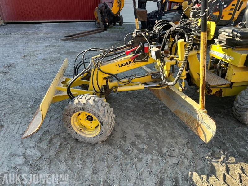 2008 Laser Grader Høvel med maskinstyring og laser - معدات الانشاءات: صورة 5 2008 Laser Grader Høvel med maskinstyring og laser - معدات الانشاءات: صورة 5