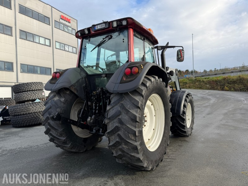 2008 Valtra T-180 Traktor med frontlaster / 1362 timer - جرار: صورة 4 2008 Valtra T-180 Traktor med frontlaster / 1362 timer - جرار: صورة 4