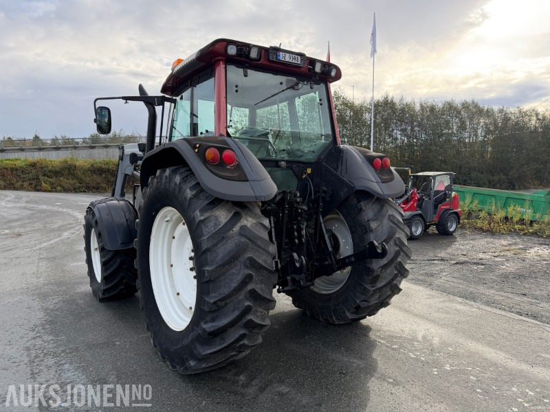 2008 Valtra T-180 Traktor med frontlaster / 1362 timer - جرار: صورة 3 2008 Valtra T-180 Traktor med frontlaster / 1362 timer - جرار: صورة 3