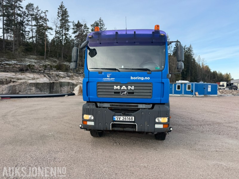 2010 MAN TGA 8x4 Lastebil med maskinpåbygg / maskinrampe - سيارة خدمات/ سيارة خاصة: صورة 2 2010 MAN TGA 8x4 Lastebil med maskinpåbygg / maskinrampe - سيارة خدمات/ سيارة خاصة: صورة 2