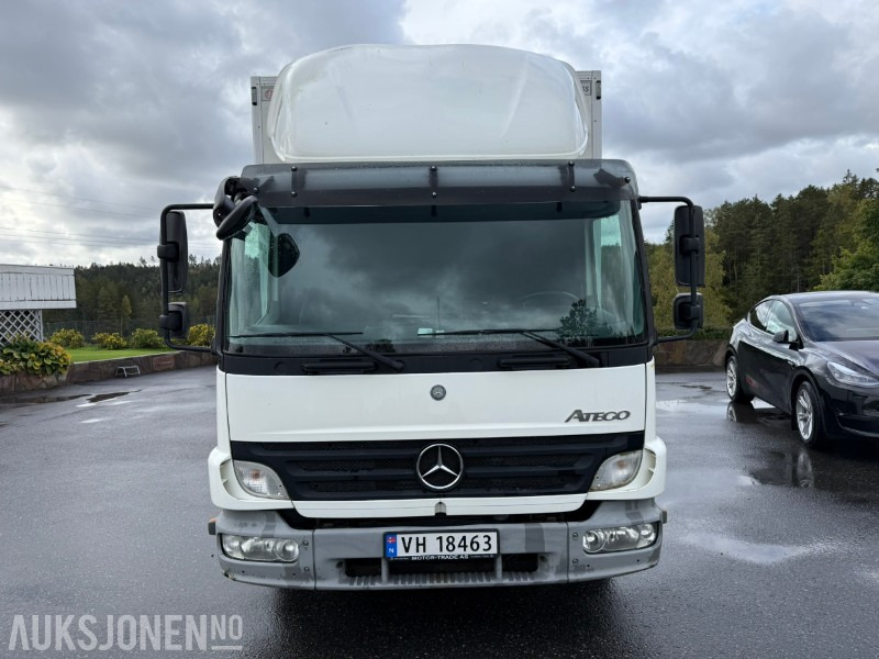 2010 Mercedes-Benz Atego 818 skapbil m/ Thermo King og Zepro bakløft - شاحنة صندوقية: صورة 2 2010 Mercedes-Benz Atego 818 skapbil m/ Thermo King og Zepro bakløft - شاحنة صندوقية: صورة 2