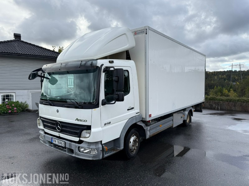 2010 Mercedes-Benz Atego 818 skapbil m/ Thermo King og Zepro bakløft - شاحنة صندوقية: صورة 1 2010 Mercedes-Benz Atego 818 skapbil m/ Thermo King og Zepro bakløft - شاحنة صندوقية: صورة 1