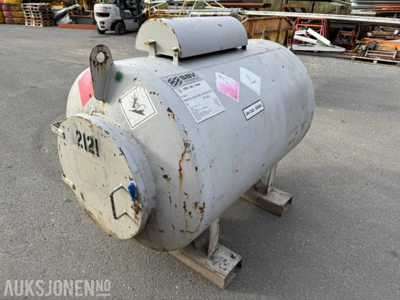 2011 Dieseltank 1000 liter med pumpe - معدات الانشاءات: صورة 5 2011 Dieseltank 1000 liter med pumpe - معدات الانشاءات: صورة 5