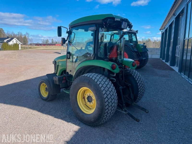 2012 John Deere 4720 traktor / 3.892 timer / Bakrutepusser / - جرار: صورة 4 2012 John Deere 4720 traktor / 3.892 timer / Bakrutepusser / - جرار: صورة 4