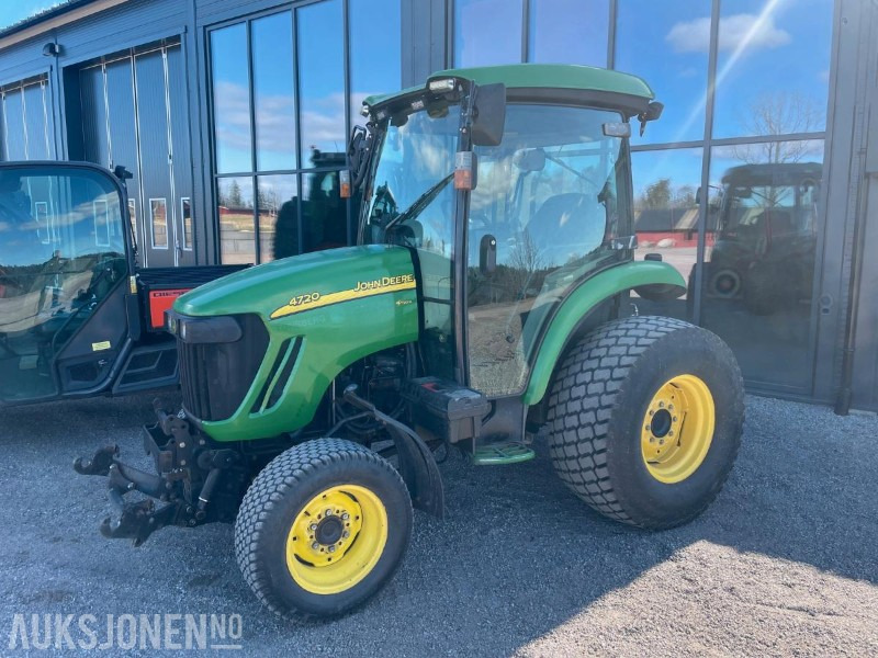 2012 John Deere 4720 traktor / 3.892 timer / Bakrutepusser / - جرار: صورة 1 2012 John Deere 4720 traktor / 3.892 timer / Bakrutepusser / - جرار: صورة 1