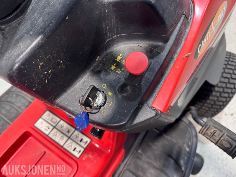 2013 Castelgarden XD 140 sitteklipper med Briggs & Stratton 344cc Motor - آلات زراعية: صورة 5 2013 Castelgarden XD 140 sitteklipper med Briggs & Stratton 344cc Motor - آلات زراعية: صورة 5