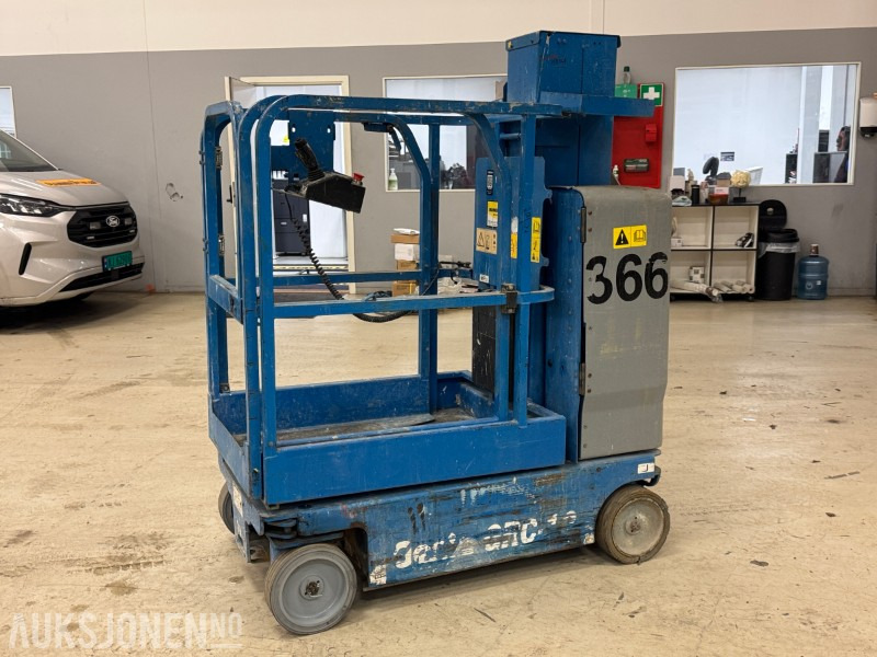 2013 Genie GRC12 mastelift - منصة جومحمولةية: صورة 3 2013 Genie GRC12 mastelift - منصة جومحمولةية: صورة 3