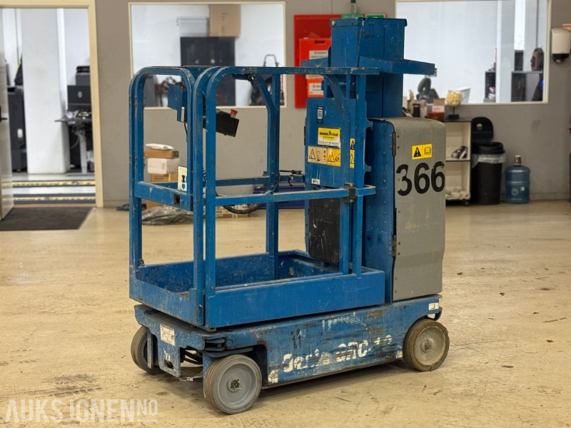 2013 Genie GRC12 mastelift - منصة جومحمولةية: صورة 2 2013 Genie GRC12 mastelift - منصة جومحمولةية: صورة 2