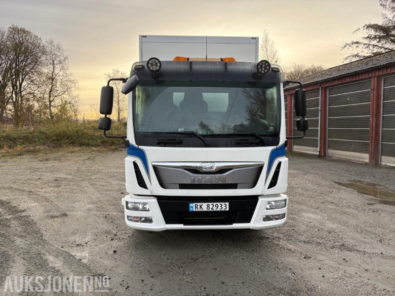 2013 MAN TGL 3 seter Euro6 4X2 skap m/varme og innredning - شاحنة: صورة 2 2013 MAN TGL 3 seter Euro6 4X2 skap m/varme og innredning - شاحنة: صورة 2