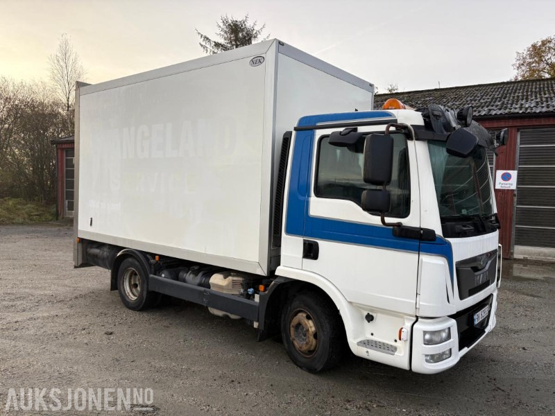 2013 MAN TGL8 220 4X2 Euro6T 3 seter servicevogn C1-reg. - شاحنة صندوقية: صورة 4 2013 MAN TGL8 220 4X2 Euro6T 3 seter servicevogn C1-reg. - شاحنة صندوقية: صورة 4