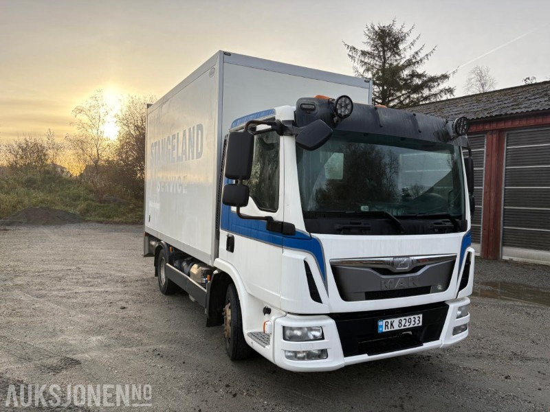 2013 MAN TGL8 220 4X2 Euro6T 3 seter servicevogn C1-reg. - شاحنة صندوقية: صورة 3 2013 MAN TGL8 220 4X2 Euro6T 3 seter servicevogn C1-reg. - شاحنة صندوقية: صورة 3