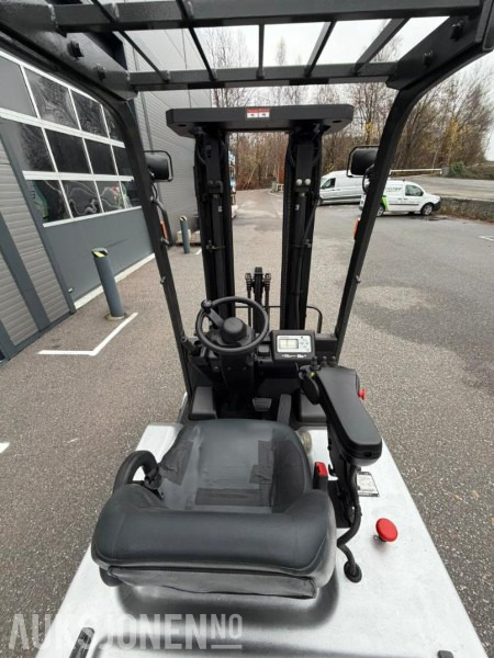 2013 Nissan AG1N1L18Q elektrisk truck Hydraulisk sideskift - معدات المناولة: صورة 5 2013 Nissan AG1N1L18Q elektrisk truck Hydraulisk sideskift - معدات المناولة: صورة 5