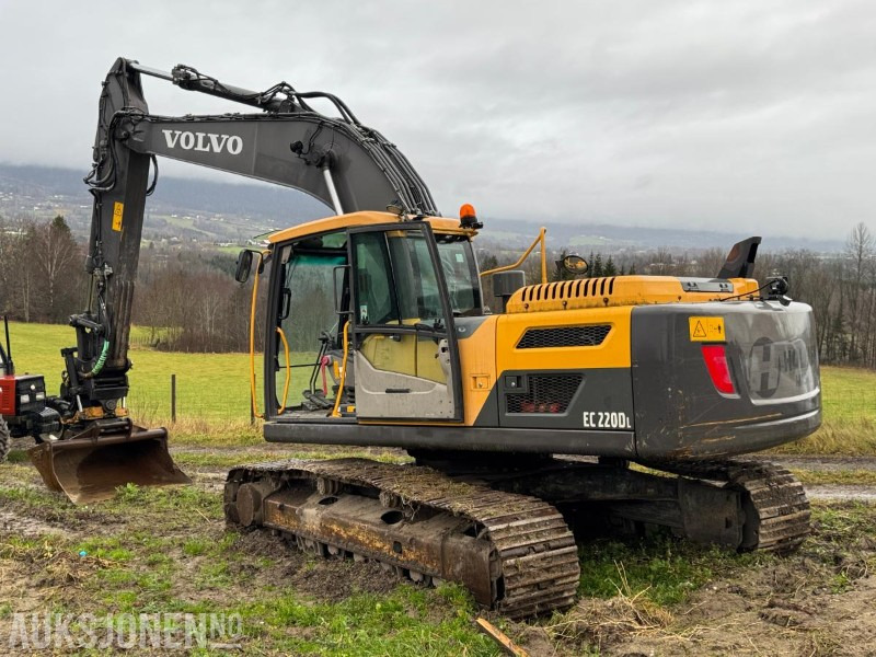 2013 Volvo EC220DL gravemaskin med 2 skuffer / Tiltrotator - حفّار: صورة 3 2013 Volvo EC220DL gravemaskin med 2 skuffer / Tiltrotator - حفّار: صورة 3