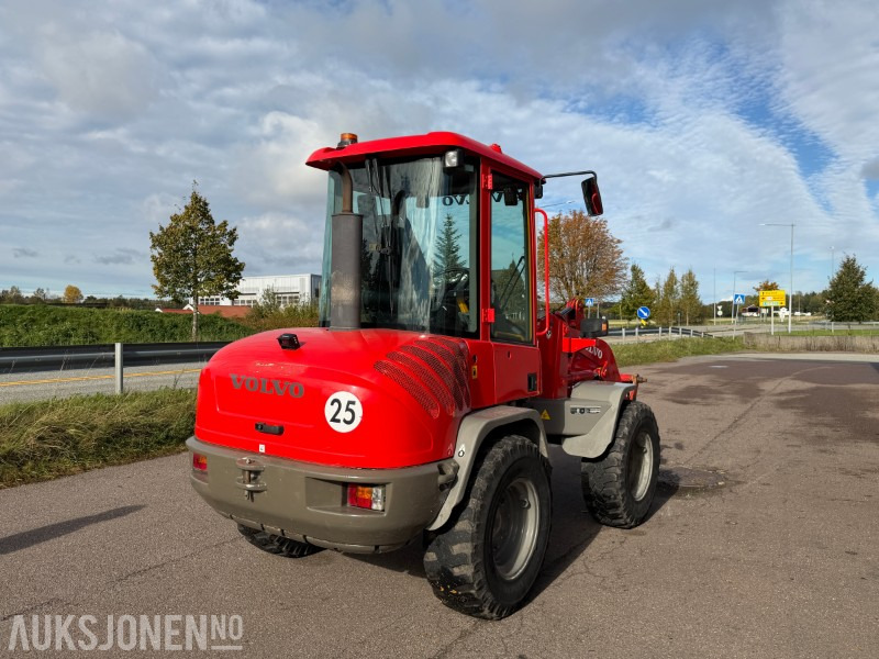 2013 Volvo L30B-Z7X Hjullaster - 6650kg - Ryggekamera - Universalskuff - Pallegafler - اللودر بعجل: صورة 5 2013 Volvo L30B-Z7X Hjullaster - 6650kg - Ryggekamera - Universalskuff - Pallegafler - اللودر بعجل: صورة 5