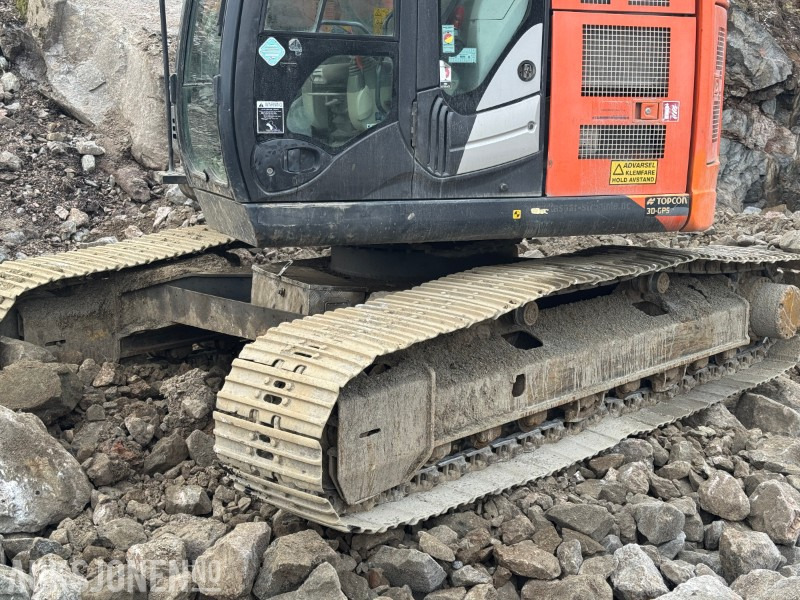 2014 Hitachi ZX225USLC-5B Beltegraver med tiltrotator og pusseskuffe - حفّار: صورة 4 2014 Hitachi ZX225USLC-5B Beltegraver med tiltrotator og pusseskuffe - حفّار: صورة 4
