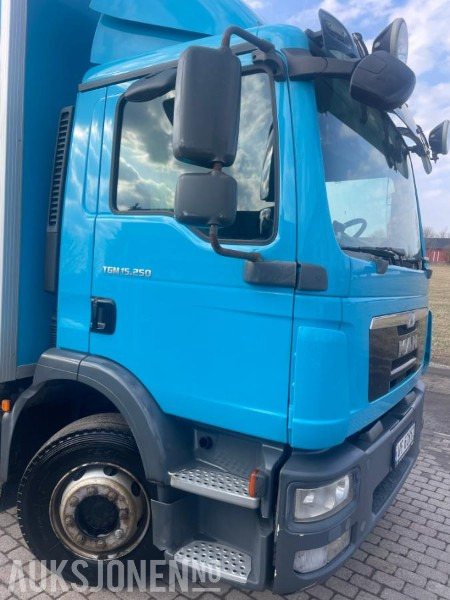 2014 MAN TGM lastebil/skapbil - Full sideåpning - Plass til 18 paller 2014 MAN TGM lastebil, blå, med 385 000 km - شاحنة صندوقية: صورة 3 2014 MAN TGM lastebil/skapbil - Full sideåpning - Plass til 18 paller 2014 MAN TGM lastebil, blå, med 385 000 km - شاحنة صندوقية: صورة 3