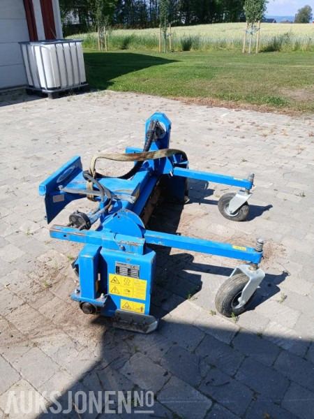 2014 MultiOne / Avant Power rake - ملحق - آلات الإنشاء: صورة 1 2014 MultiOne / Avant Power rake - ملحق - آلات الإنشاء: صورة 1