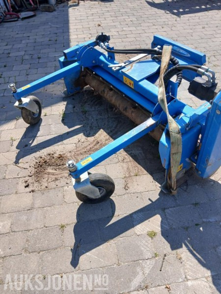 2014 MultiOne / Avant Power rake - ملحق - آلات الإنشاء: صورة 4 2014 MultiOne / Avant Power rake - ملحق - آلات الإنشاء: صورة 4